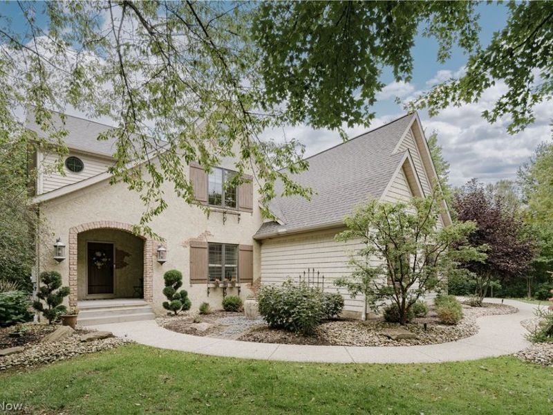 7734 Bainbridge Road, Chagrin Falls, OH 44023 Photo 2