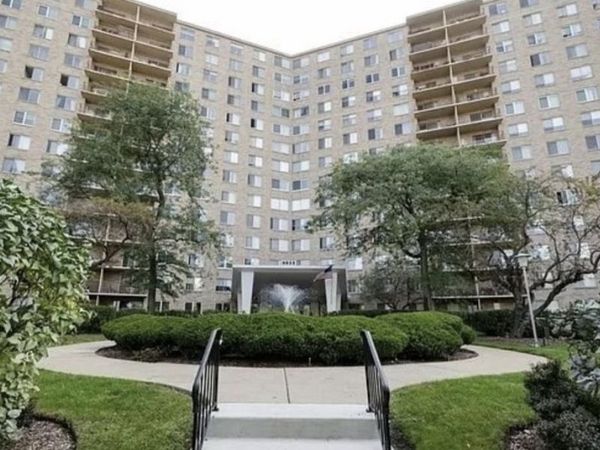 6833 N Kedzie Avenue, Unit 1009, Chicago, IL 60645
