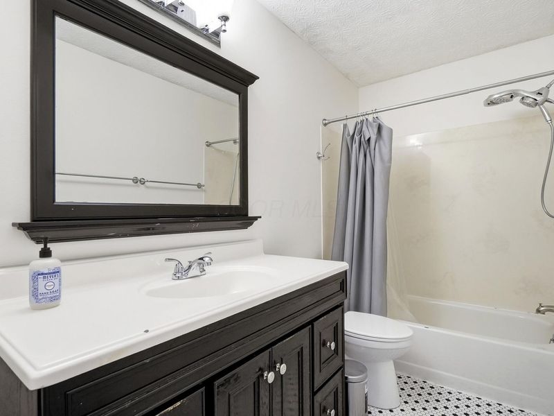 5203 Hickory Grove , Columbus, OH 43214 Photo 26