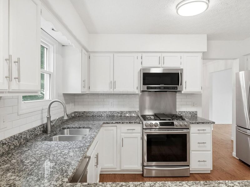 5203 Hickory Grove , Columbus, OH 43214 Photo 6