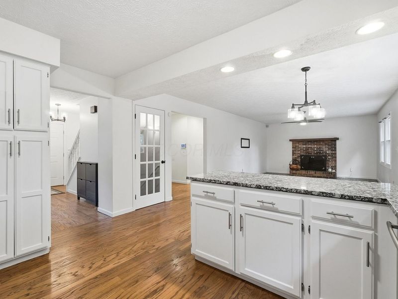 5203 Hickory Grove , Columbus, OH 43214 Photo 8