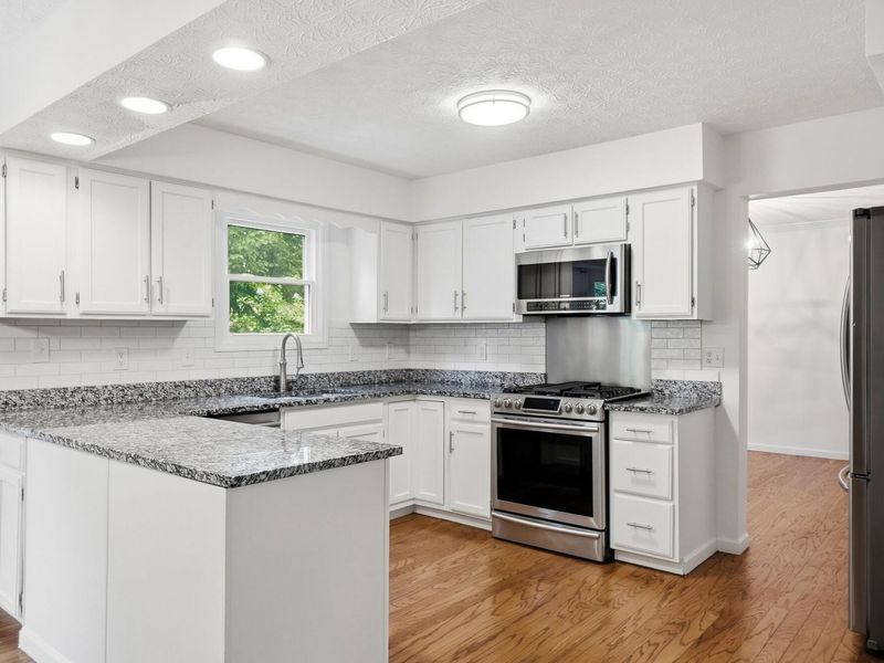 5203 Hickory Grove , Columbus, OH 43214 Photo 9