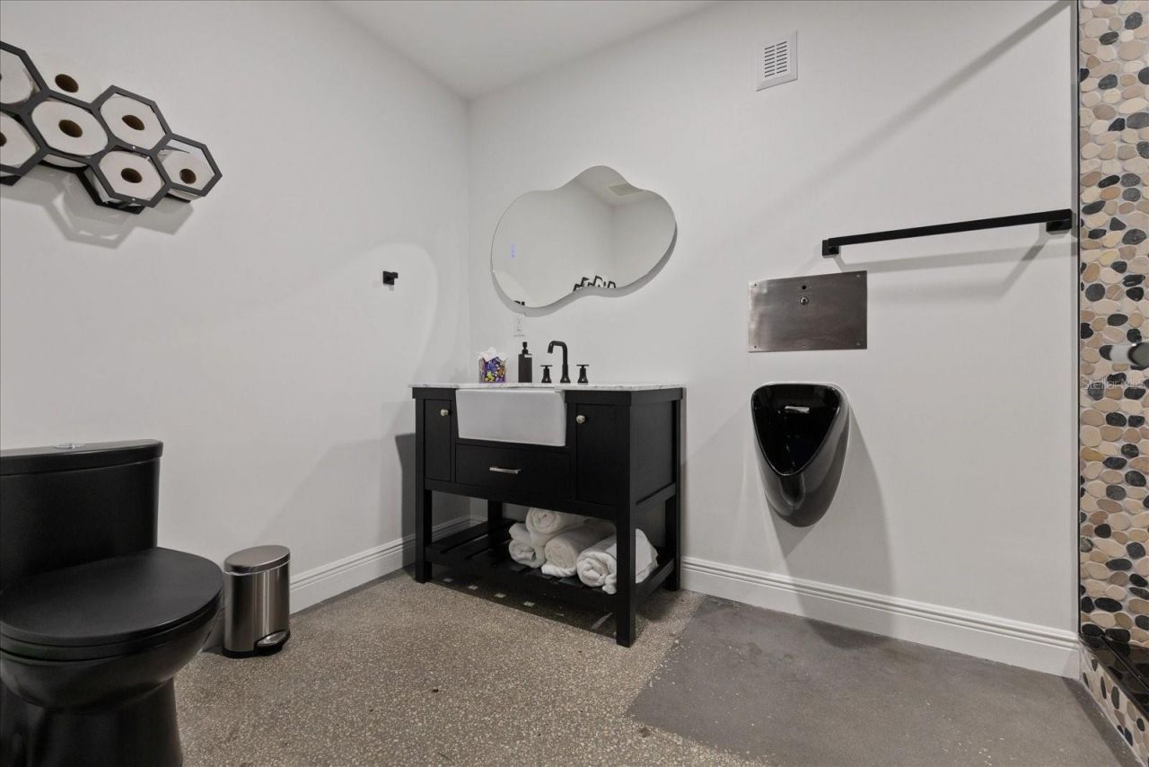 6500 Motor Enclave Way, Unit 1403, Tampa, FL 33610 Photo