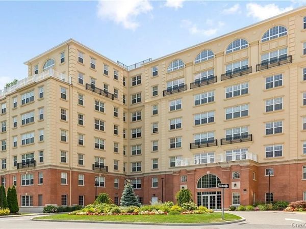 10 Byron Place , Unit PH716, Larchmont, NY 10538