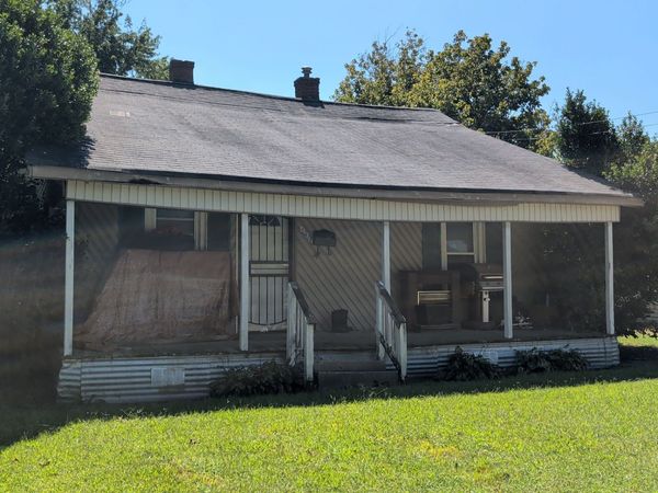 408 E 2nd St , Trenton, TN 38382