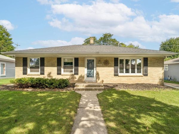 1024 E LINDBERGH STREET, Appleton, WI 54911
