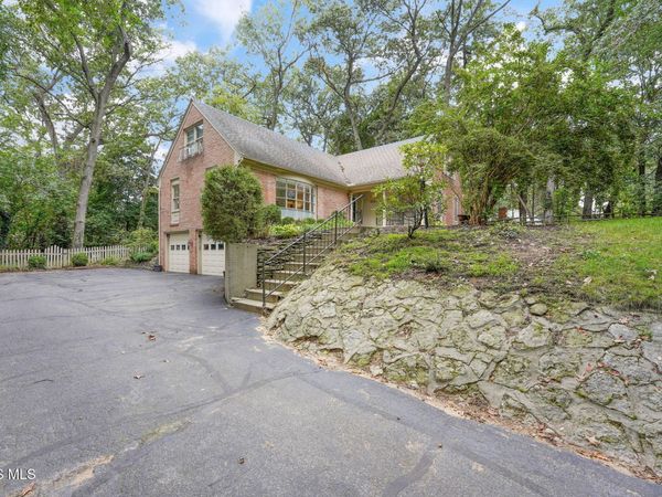 5039 Willow Glen Road, Sylvania, OH 43560