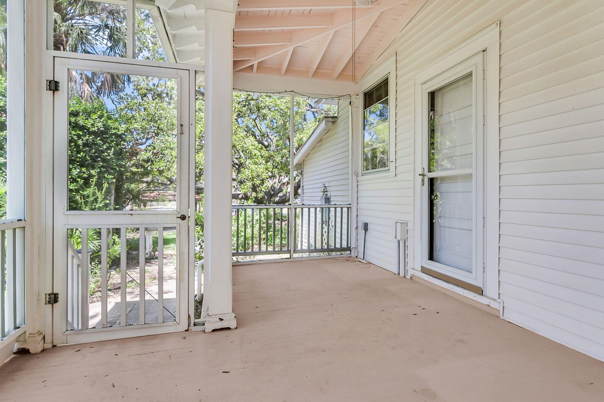 1718 Middle Street Photo 6