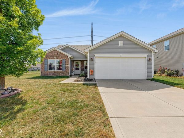 5785 White Pine Road, Whitestown, IN 46075