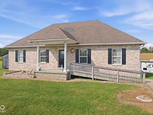 9653 S 200 Road E, Flat Rock, IN 47234