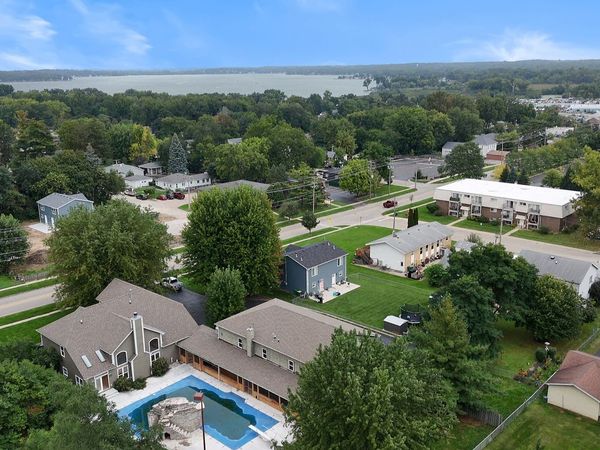 235 E Grand Avenue , Fox Lake, IL 60020