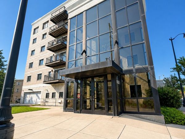 8828 Niles Center Road , Unit 301, Skokie, IL 60077