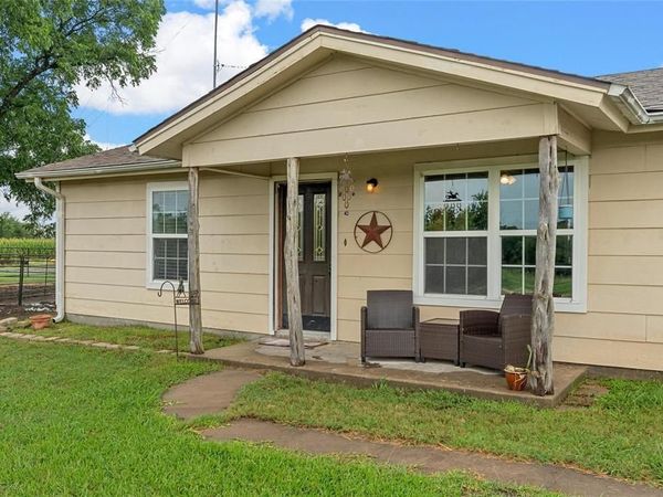 2851 Fm 339 , Mount Calm, TX 76673
