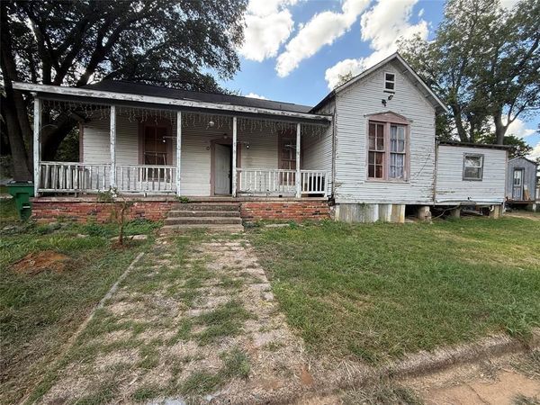109 E Gooch Street , Palestine, TX 75801