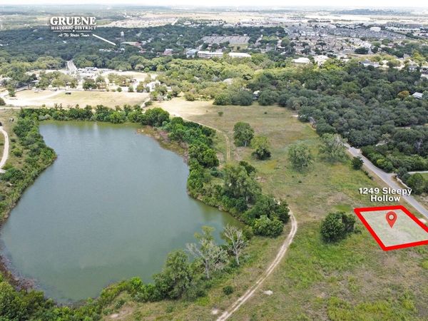 1249 SLEEPY HOLLOW LN LN, New Braunfels, TX 78130