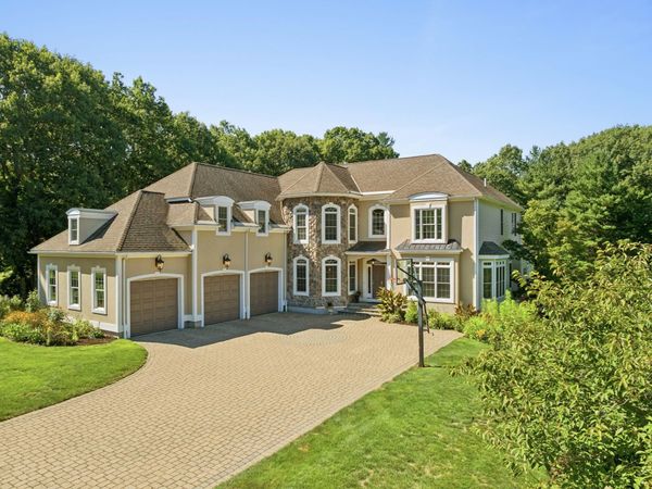 11 Turner Hill Rd, Medfield, MA 02052