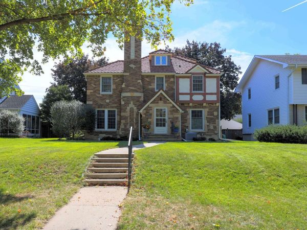 1848 Pinehurst Avenue, Saint Paul, MN 55116
