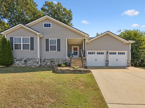 1891 Sheffield Ln, Columbia, TN 38401