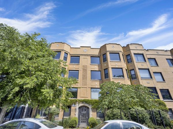 3106 W Lyndale Street , Unit 3B, Chicago, IL 60647