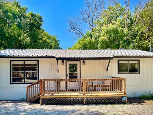 1582 Valley DR, Canyon Lake, TX 78133