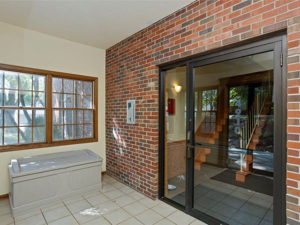 4910 Pleasant Street, Unit 14, West Des Moines, IA 50266