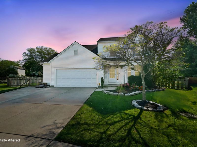 335 Edgemont Court, Pataskala, OH 43062 Photo 2
