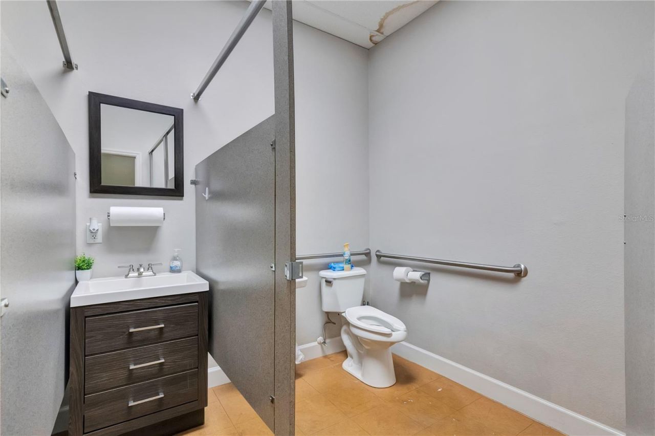 404 W Orange Blossom Trail , Apopka, FL 32712 Photo