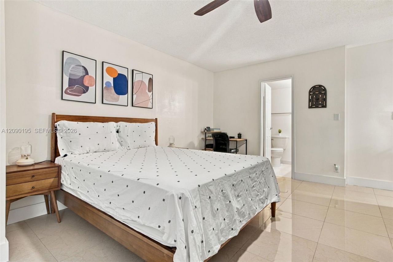 801 Three Islands Blvd, Unit 120, Hallandale Beach, FL 33009 Photo