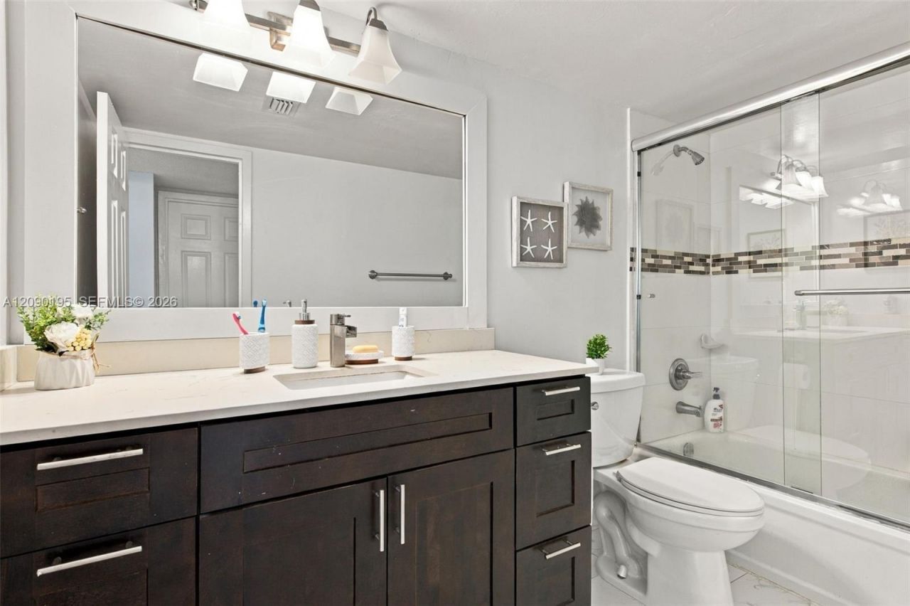 801 Three Islands Blvd, Unit 120, Hallandale Beach, FL 33009 Photo