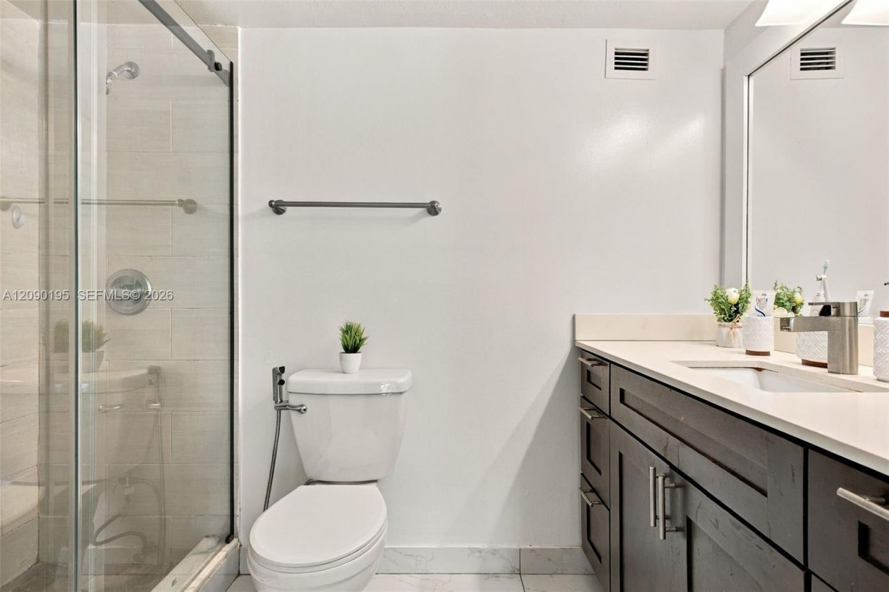 801 Three Islands Blvd, Unit 120, Hallandale Beach, FL 33009 Photo