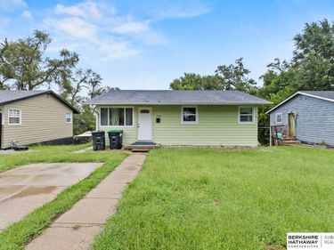 3868 Parker Street, Omaha, NE 68111