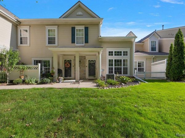 25816 Maritime Circle S, Harrison Township, Mi 48045