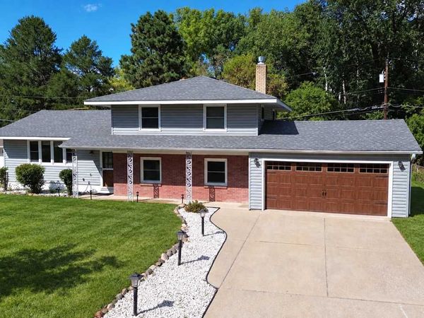 1825 Woodcrest Drive, Saint Paul, MN 55119