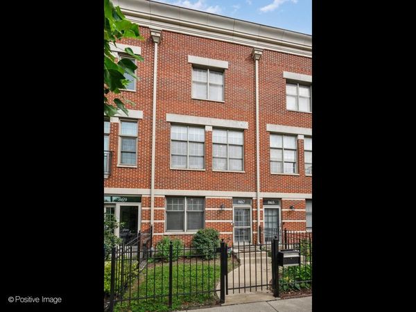 867 N May Street , Chicago, IL 60642