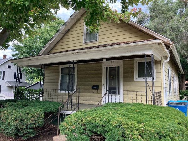 412 Monroe Avenue , Dixon, IL 61021