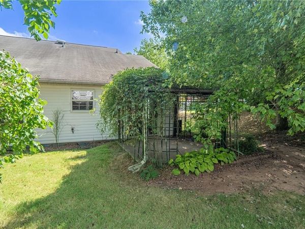209 Cottonwood Creek Circle , Canton, GA 30114