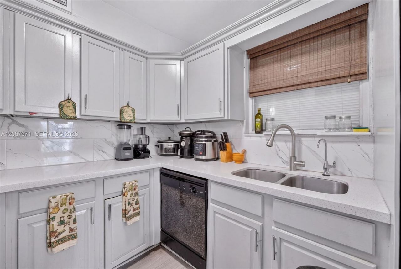 730 N 64th Ave, Hollywood, FL 33024 Photo