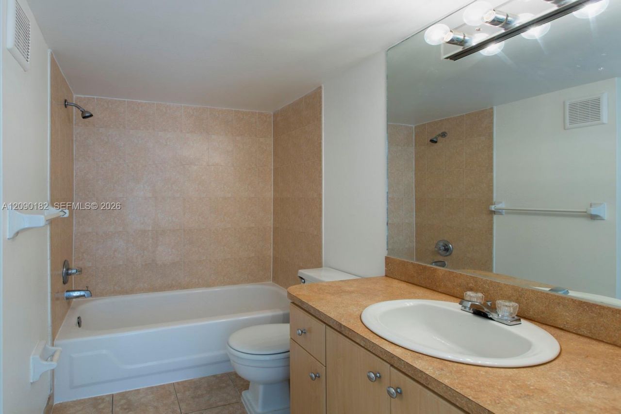 8107 SW 72nd Ave, Unit 302E, Miami, FL 33143 Photo
