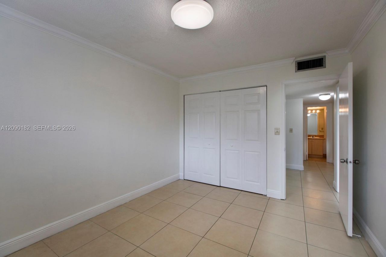 8107 SW 72nd Ave, Unit 302E, Miami, FL 33143 Photo