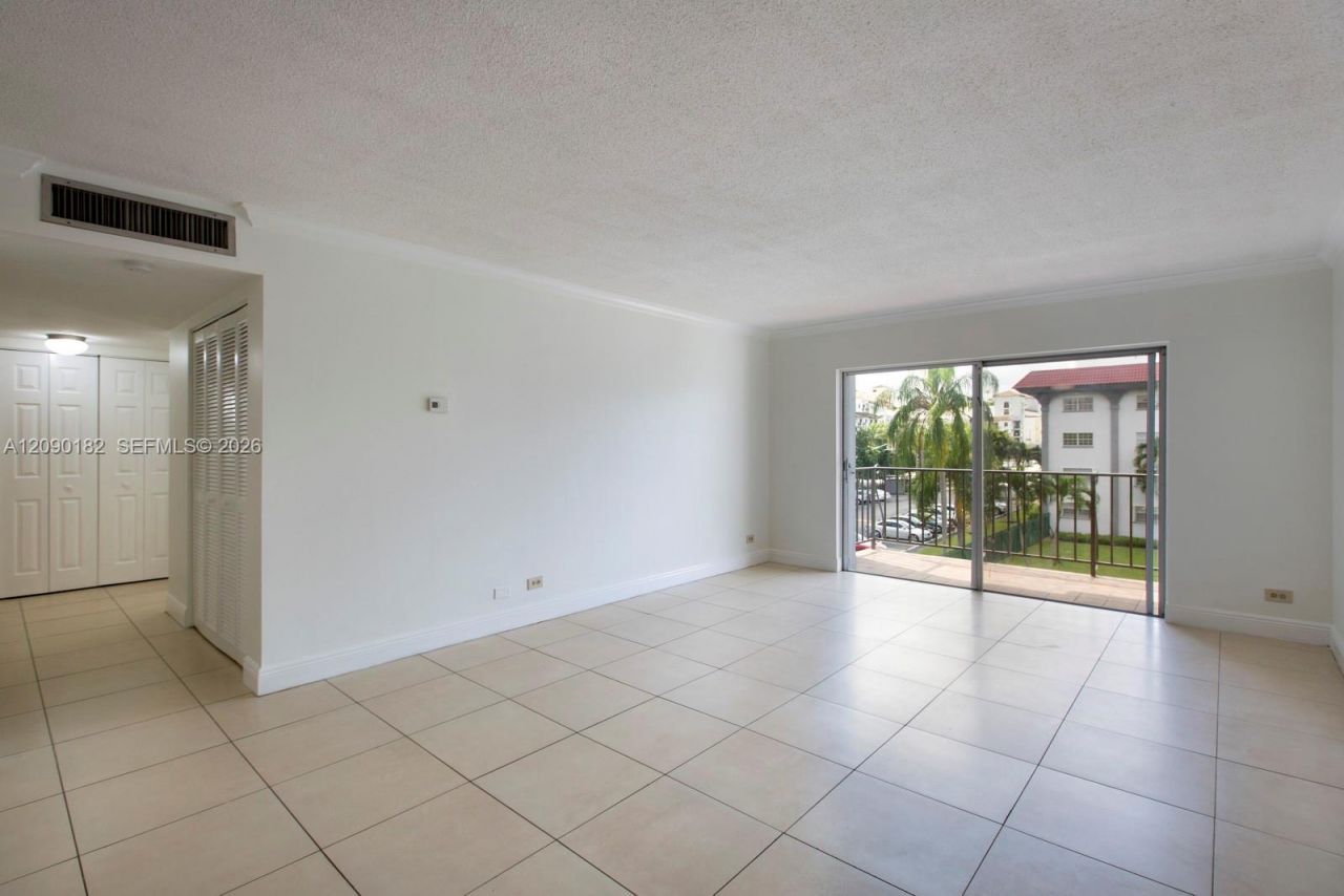 8107 SW 72nd Ave, Unit 302E, Miami, FL 33143 Photo