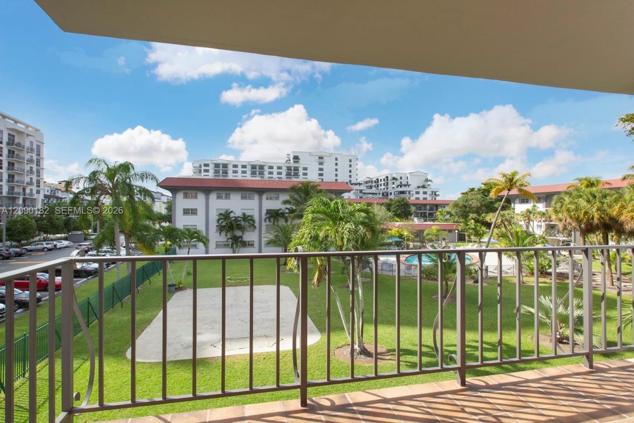 8107 SW 72nd Ave, Unit 302E, Miami, FL 33143 Photo