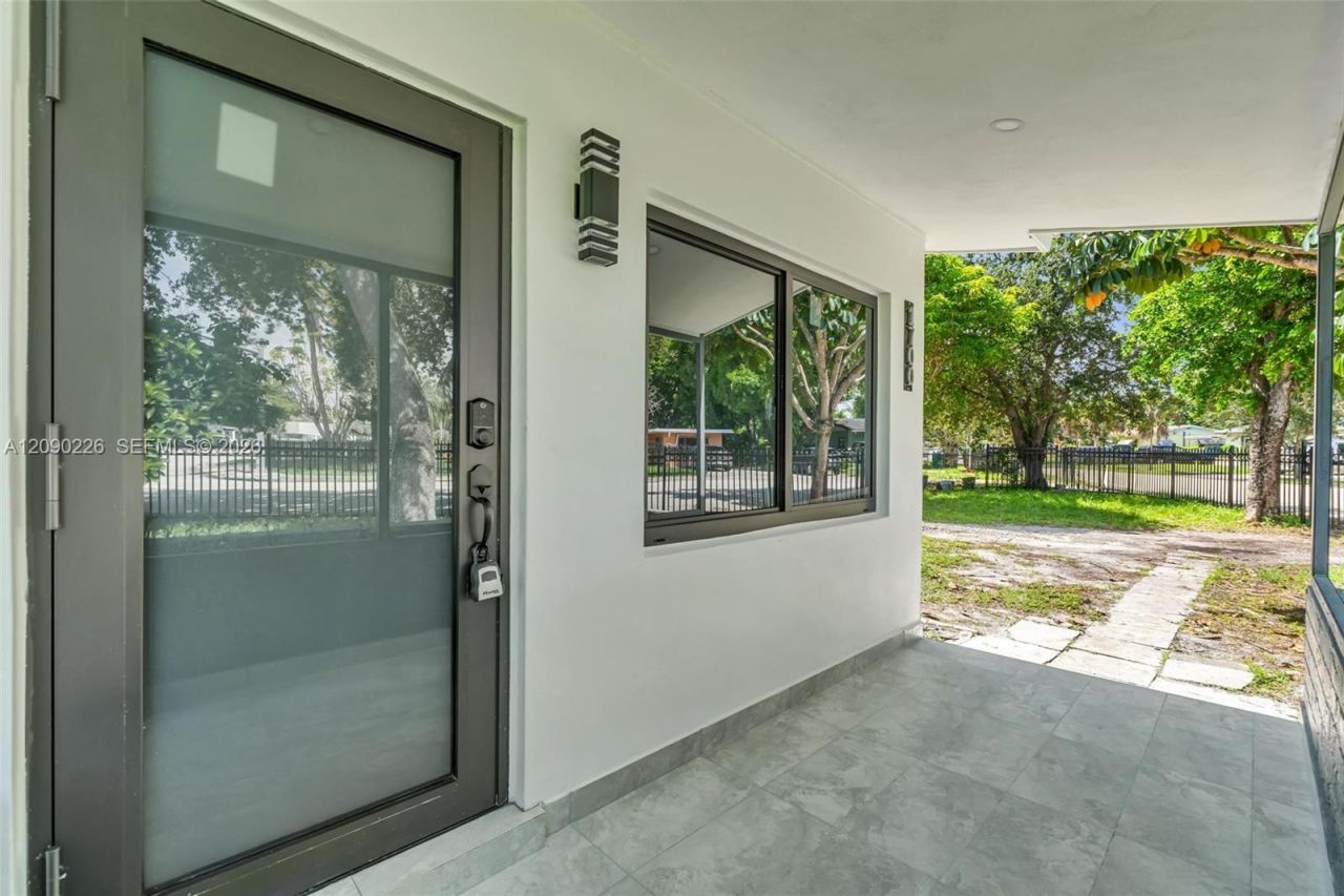 1700 NW 131st St, Miami, FL 33167 Photo