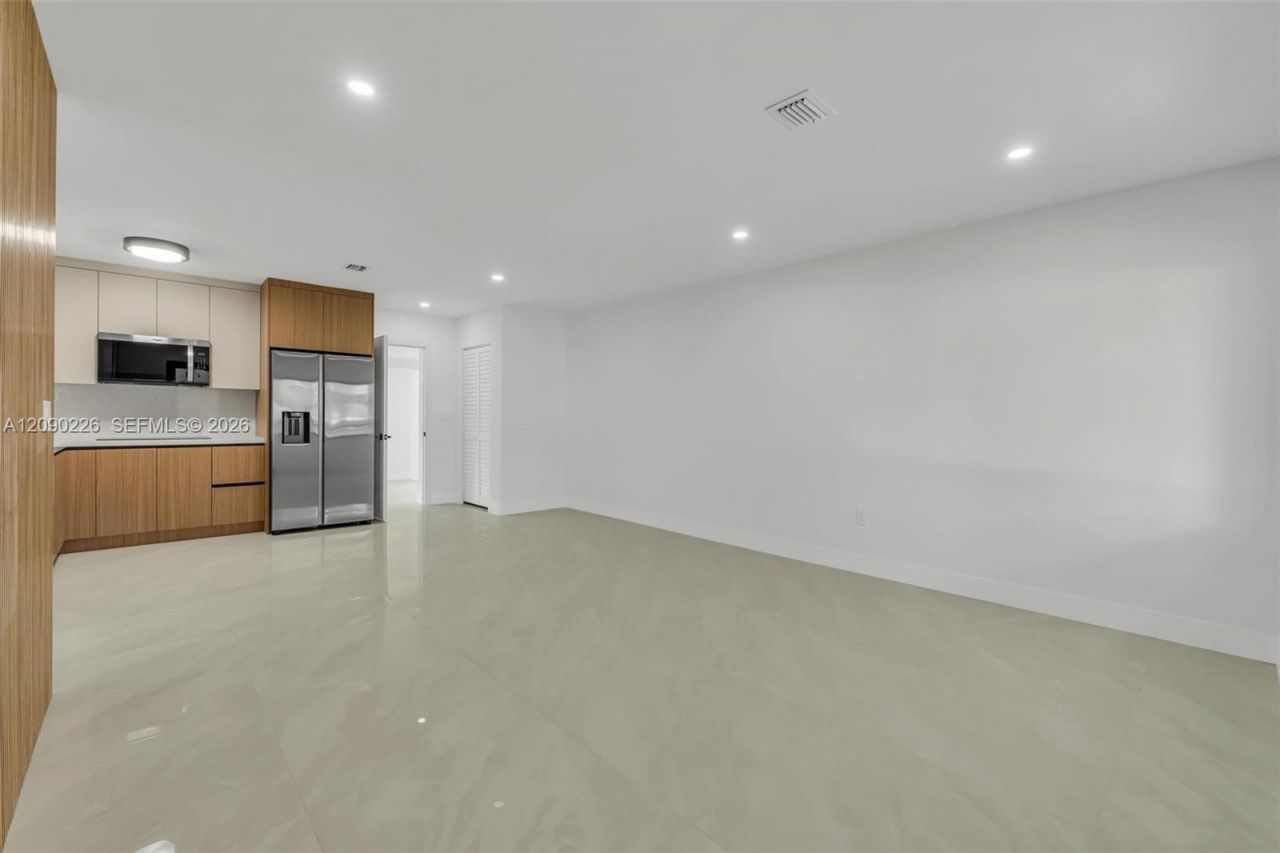 1700 NW 131st St, Miami, FL 33167 Photo