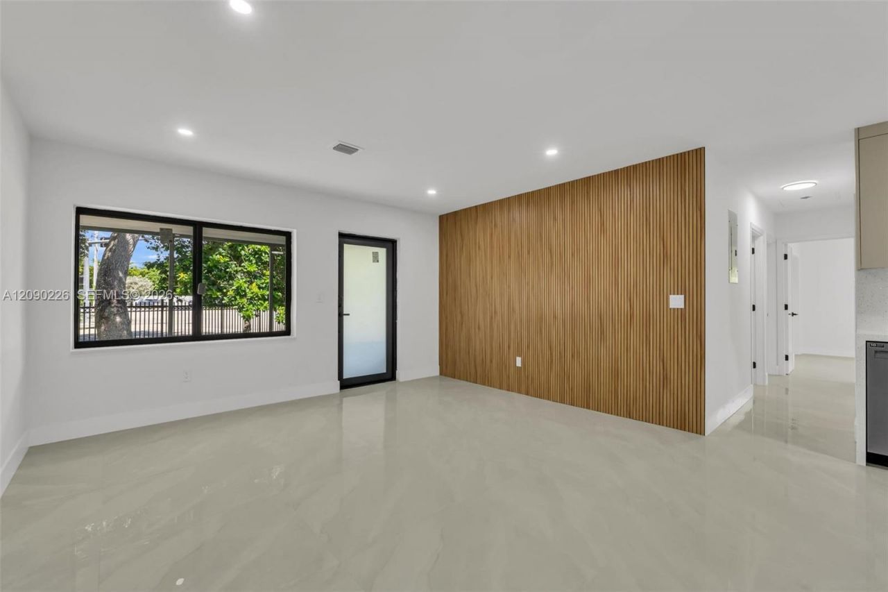 1700 NW 131st St, Miami, FL 33167 Photo