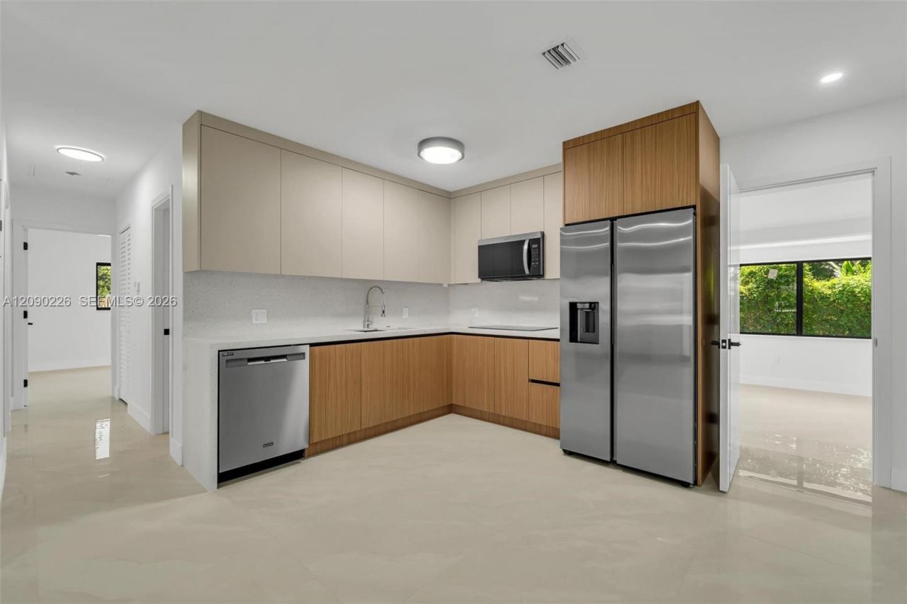 1700 NW 131st St, Miami, FL 33167 Photo