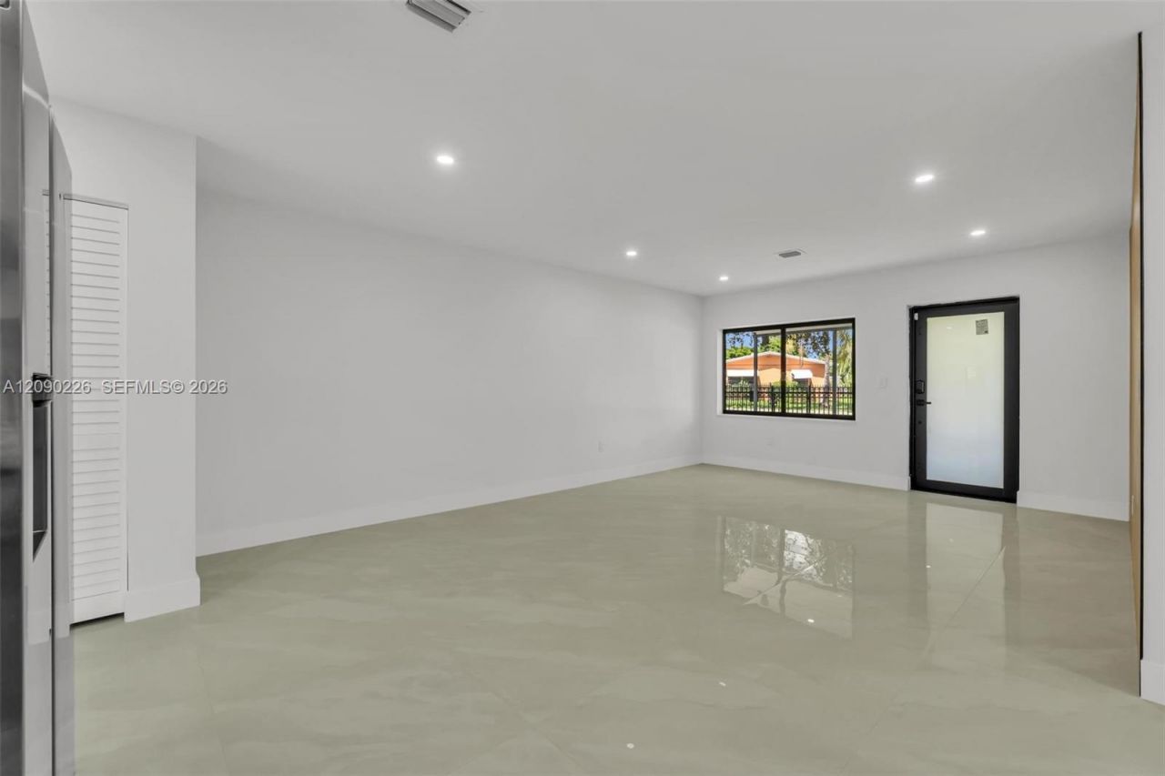 1700 NW 131st St, Miami, FL 33167 Photo