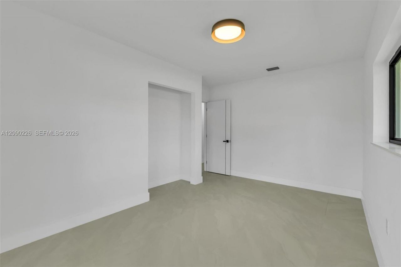 1700 NW 131st St, Miami, FL 33167 Photo