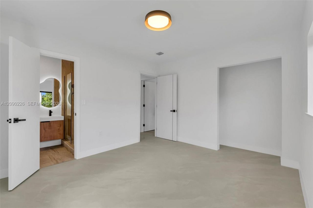 1700 NW 131st St, Miami, FL 33167 Photo
