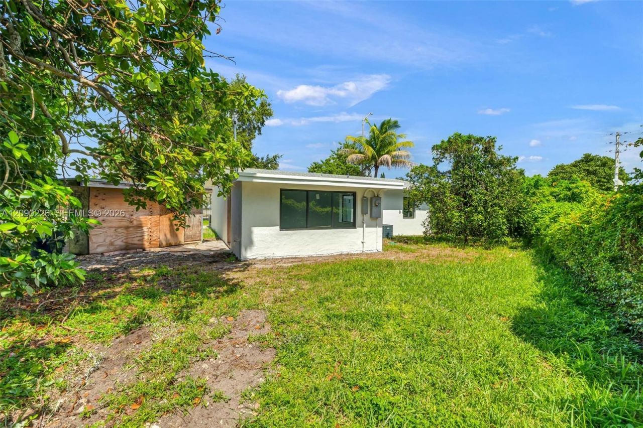 1700 NW 131st St, Miami, FL 33167 Photo