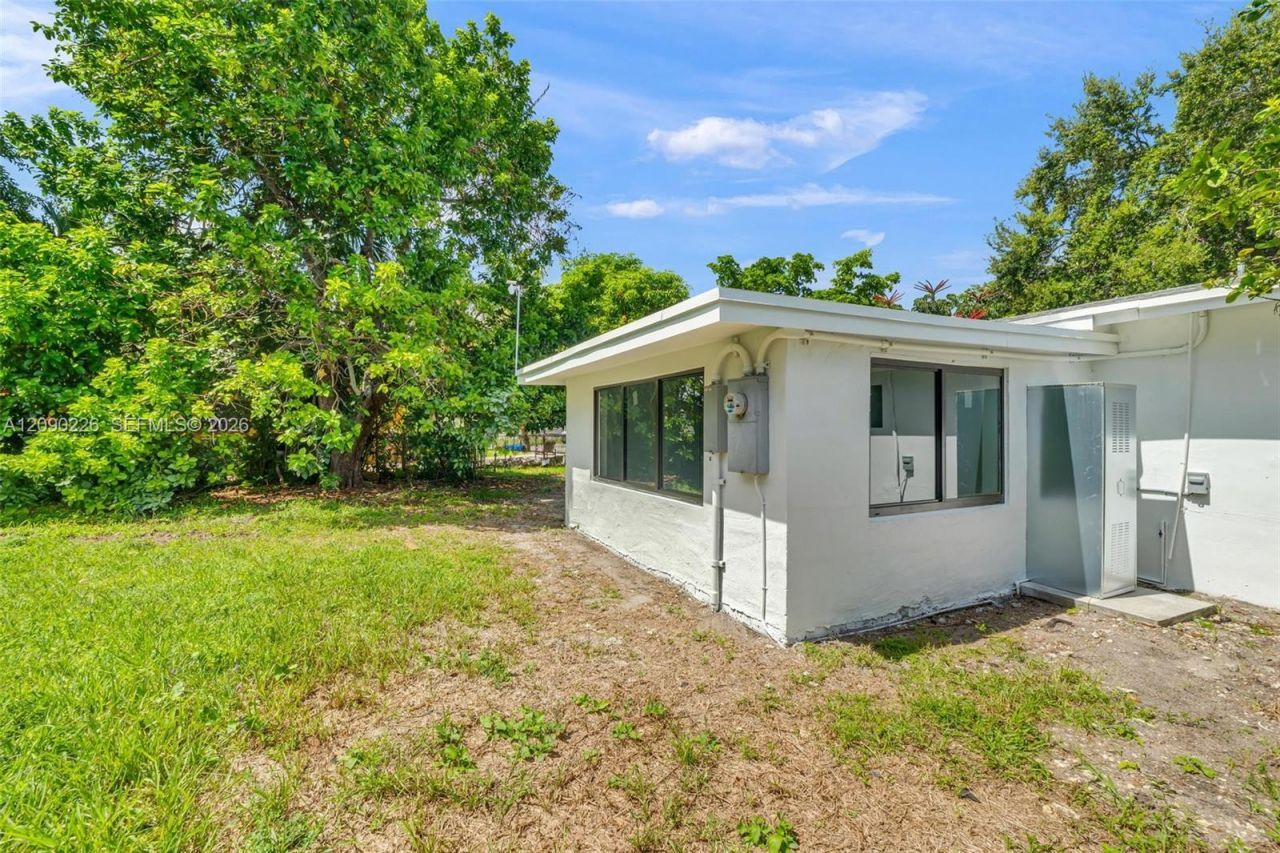 1700 NW 131st St, Miami, FL 33167 Photo